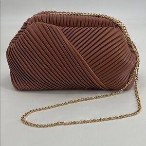 Vintage Y2K Minimalist Vegan Leather Pleated Textured Woven Clutch Crossbody Bag